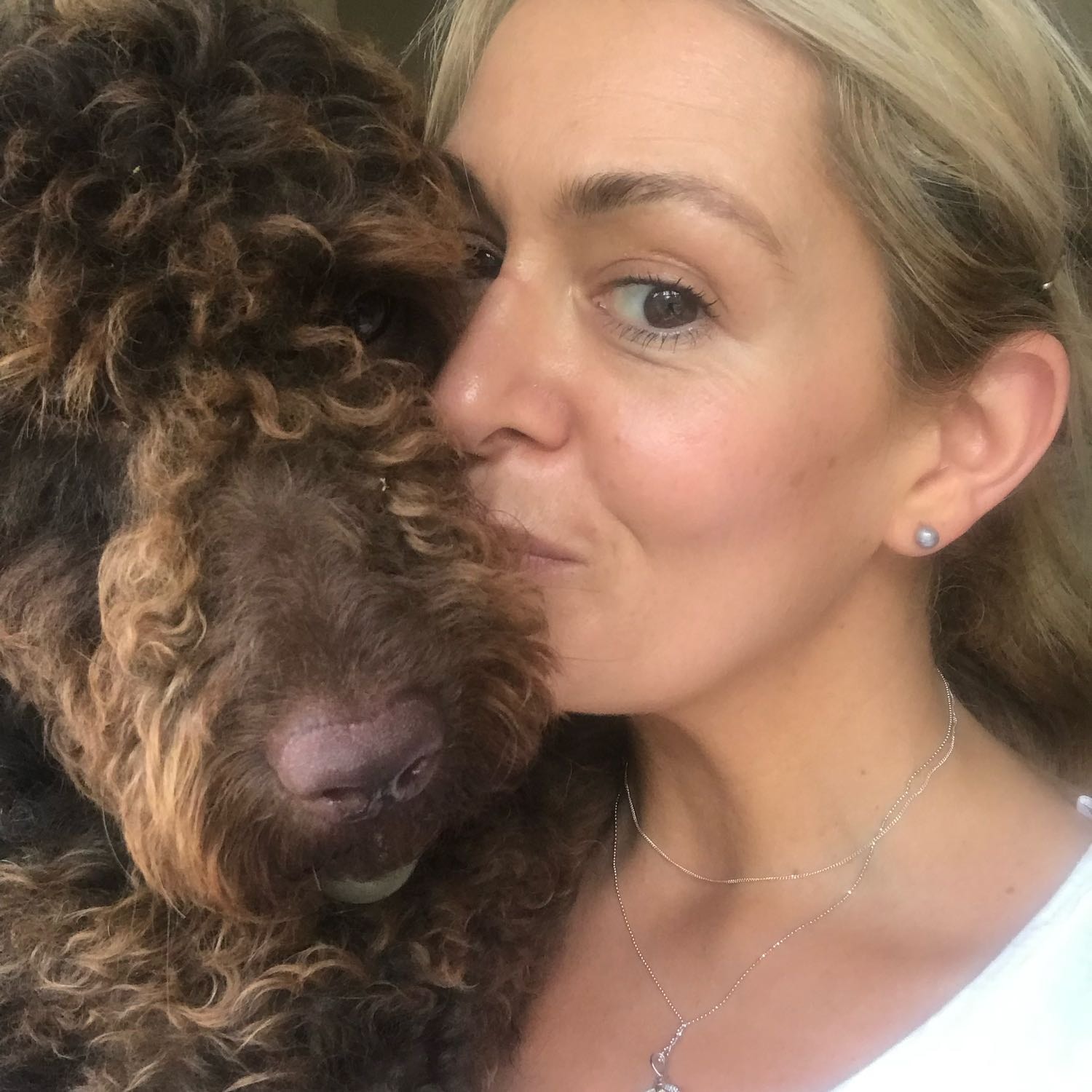 Gaynor Pet sitter in East Molesey Pawshake.co.uk